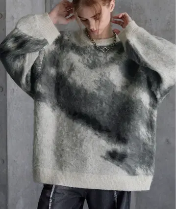 SERACE 루즈 실루엣 추상 샤기 니트