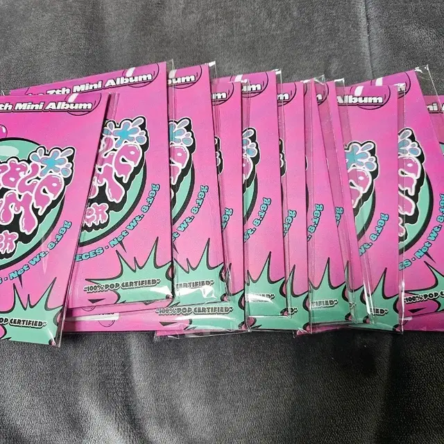 케플러 미개봉 포카앨범 판매합니다.