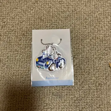 familiar 자동차에 탄 캐릭터 아크릴 키링