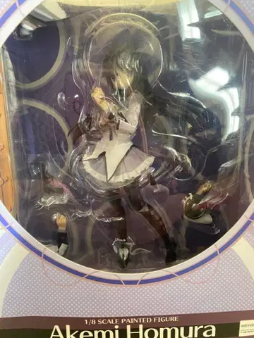 아케미 호무라 1/8 스케일 피규어