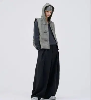 soerte 3턱 와이드 벌룬 트라우저 블랙 사이즈 2