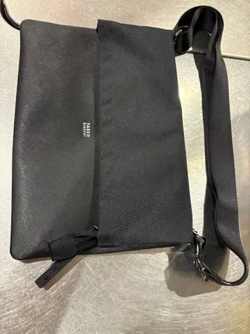 다케오 키쿠치 블랙 숄더백