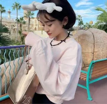 Bibby. 핑크 맨투맨