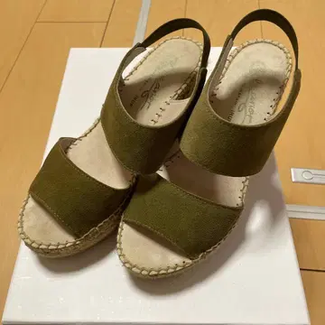 올리브 그린 웨지솔 샌들