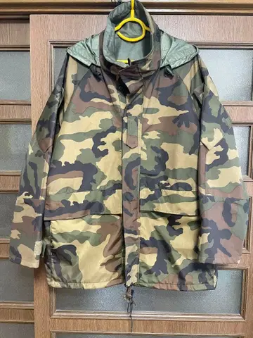 AVIREX 카모플라주 나일론 후드 자켓