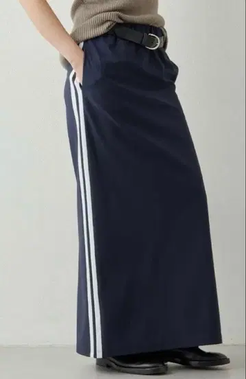 미사용품 GALLARDAGALANTE 라인 이지 스커트 네이비