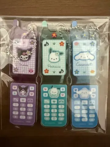 산리오 휴대폰 모양 아크릴 키링