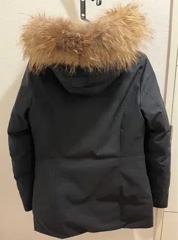 케이프 퍼 블랙 다운 자켓 42