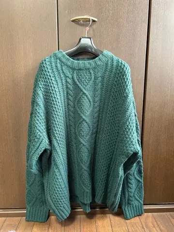 오버 사이즈 그린 케이블 니트 스웨터