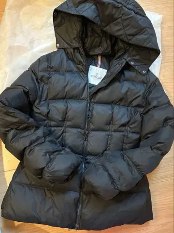 블랙 다운 자켓 후드 부착