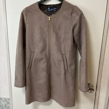 어반 리서치 Favorite Play 브라운 무스탕 코트