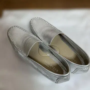 Primavera 실버 로퍼