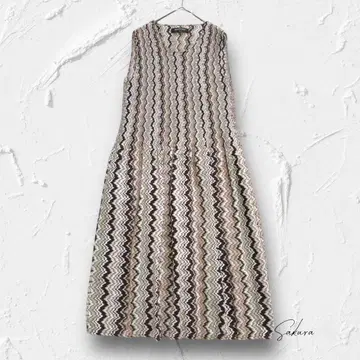 Y5860 슬리브리스 원피스 고급 올 패턴 지그재그 플리츠 브라운 계열