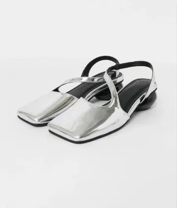 실버 스퀘어토 크로스 스트랩 펌프스