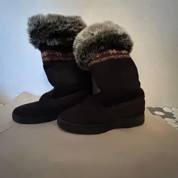 퍼가 달린 티롤리안 블랙 스웨이드 부츠 S