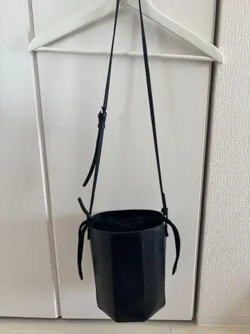 YAHKI 바케츠형 숄더백