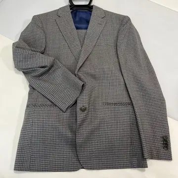 그레이 계열 체크 캐주얼 수트