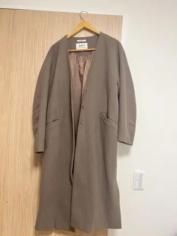 nikoand 롱 코트 모카 브라운