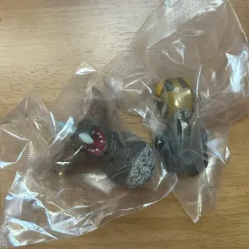 제일복권 울트라맨 F상 괴수도감 고모라 피트성인 피규어 세트