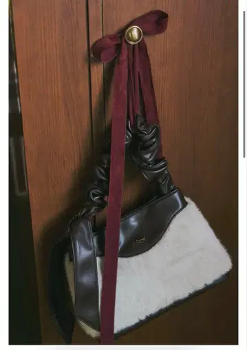 gather handle fur bag andequal 퍼백