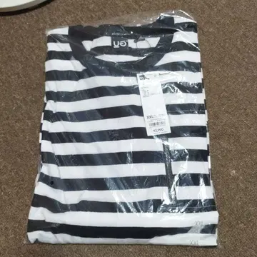 GU 화이트 블랙 스트라이프 T셔츠 XXL