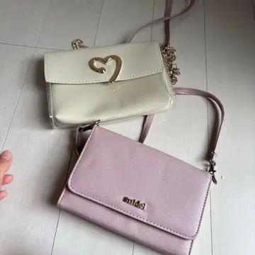 화이트 & 핑크 숄더백 세트 스나이델