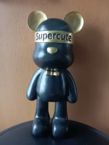 KAWS COMPANION 피규어 블랙/골드 28cm