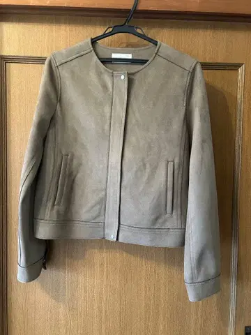 베이지 노카라 자켓 스웨이드 느낌 MICHEL KLEIN