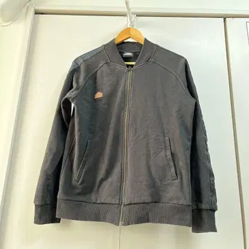 UMBRO 다크 그레이 집업 점퍼