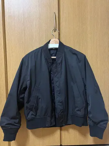 블랙 MA-1 스타일 자켓