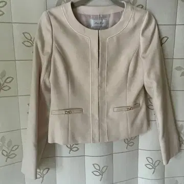 베이지 노카라 숏 자켓