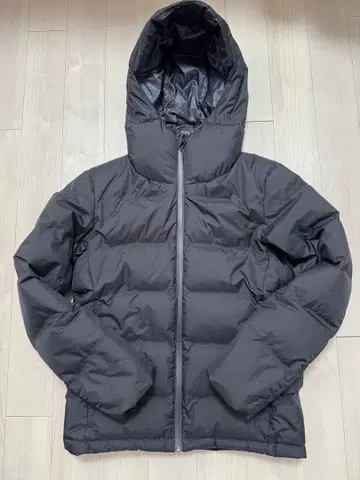 새상품급 UNIQLO 심리스 다운 블랙 검정