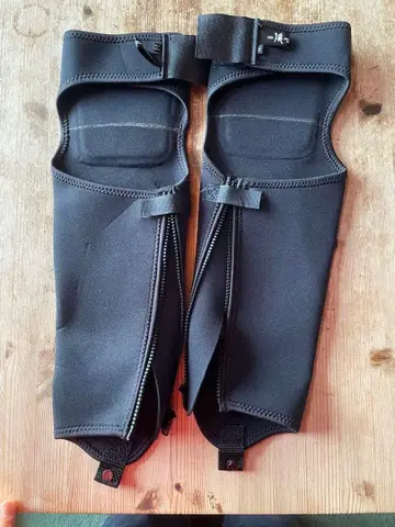 Caravan 계류 니 스패츠 프로 S