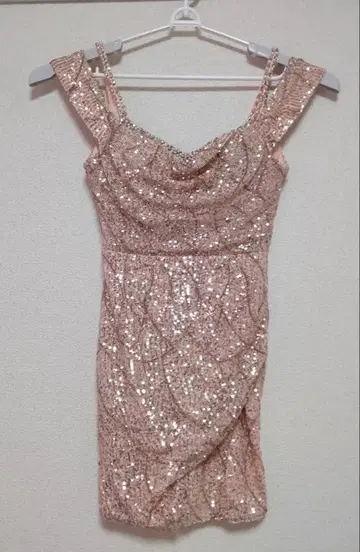 Tika 스팽글 비쥬 랩 타이트 미니 드레스