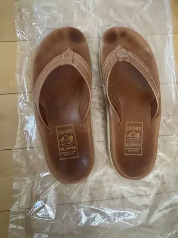 ISLAND SLIPPER 브라운 샌들 사이즈 10