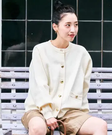 한정판 전개 골드 버튼 니트 포켓 가디건