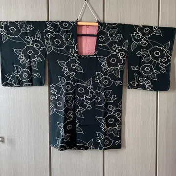 블랙 베이스 꽃무늬 도행 코트 시츠케 포함