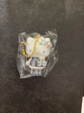 헬로키티 흑백 걸리시 쌍둥이 코디 시크릿 마스코트 참