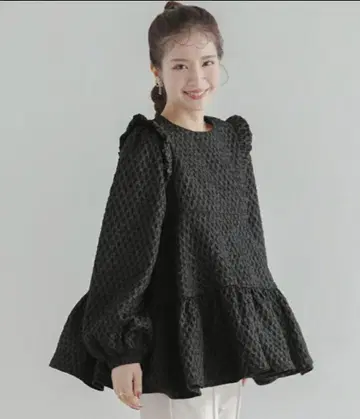 Fitmore 다이아 자카드 티어드 상의 블랙