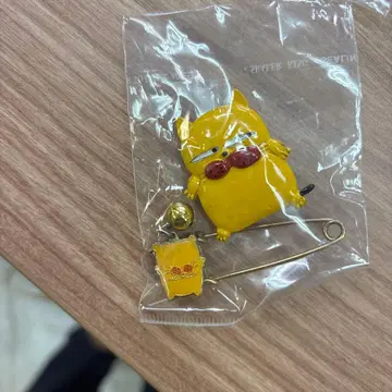 오요네코 푸냥 핀 배지 2개