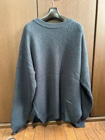 리브 편직 다크 그레이 스웨터