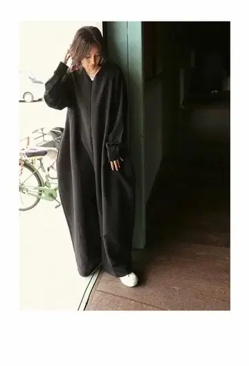 ANTIQUA 넉넉한 벌룬 올인원 블랙 오버 사이즈