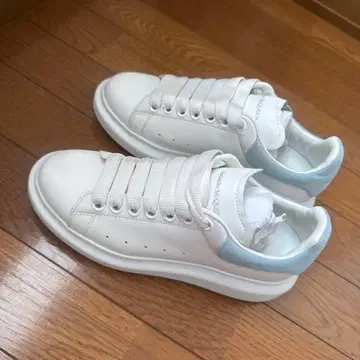 Alexander McQueen 스니커즈 화이트/블루