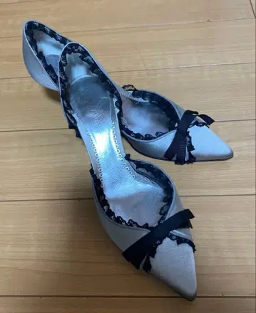 조르지오 아르마니 실버 펌프스