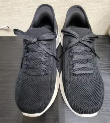 SKECHERS SLIP-INS 블랙 스니커즈