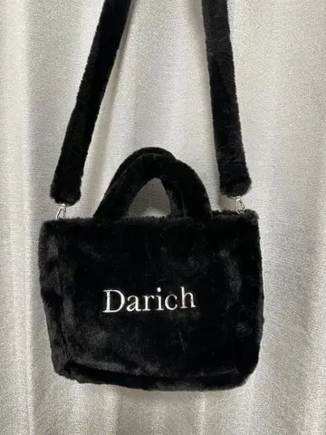 새상품급 다리치 룩북 퍼 백 블랙