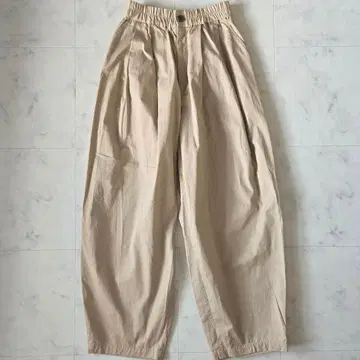 바빌론 BABYLONE 트윌 턱 볼륨 팬츠 베이지 루즈핏