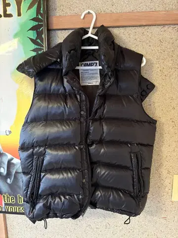 CAMP7 블랙 다운 베스트 퍼 포함