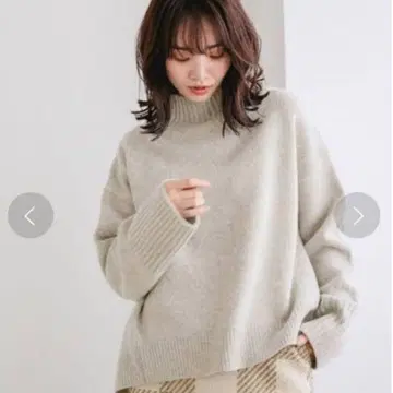 [ 새상품급 ] 아파트 바이 로리즈 하이넥 니트