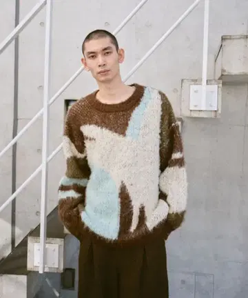 Camphor wood 아트 패턴 자카드 총 패턴 니트